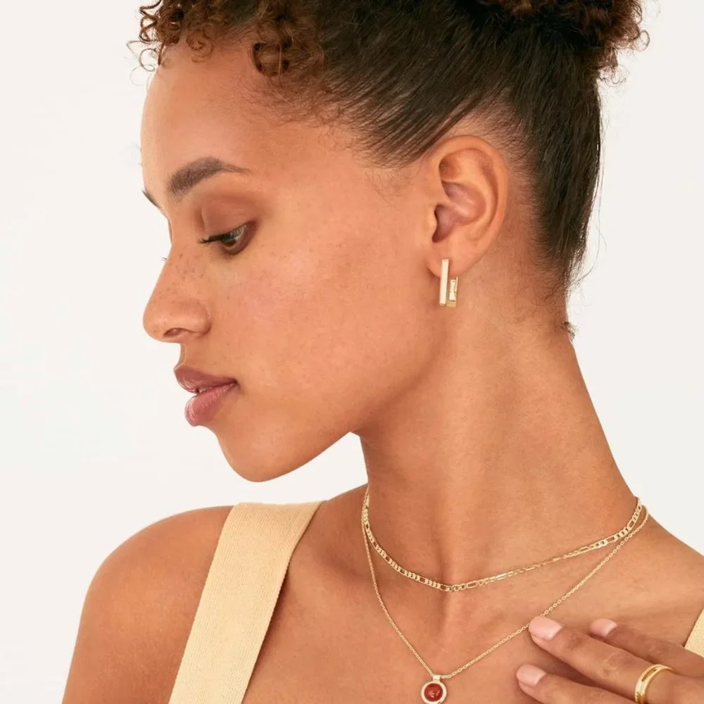 NEW 18K Gold Plated Rectangle Hoop Minimalist Earrings - Picture 3 of 3